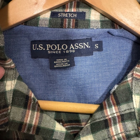 Mens U.S Polo Assn. button up - Picture 5 of 6